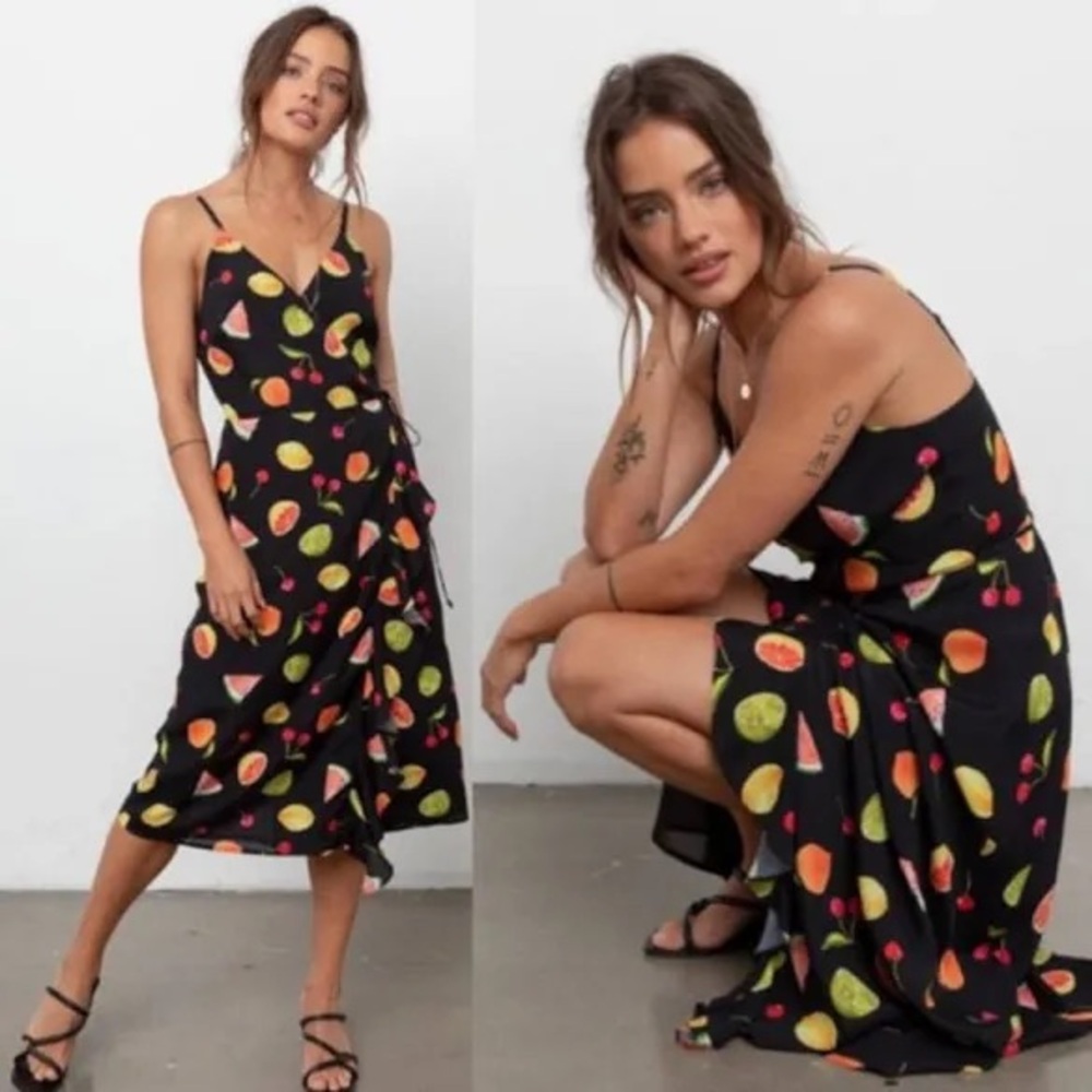 Rails Fruit Wrap Dress. 🍉 🍊 🍋 🍒